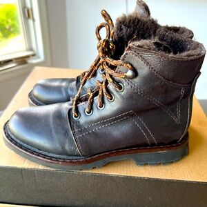 Genuine Leather Chelsea style Boots  Western Made in Italy Fur lined